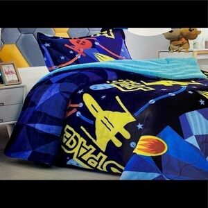 NEW! Kids Twin Size Rocket Ship Design Ultra Soft Sherpa Blanket Set